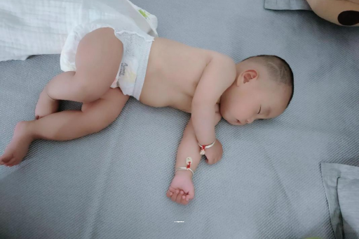 宣汉没满月的宝宝